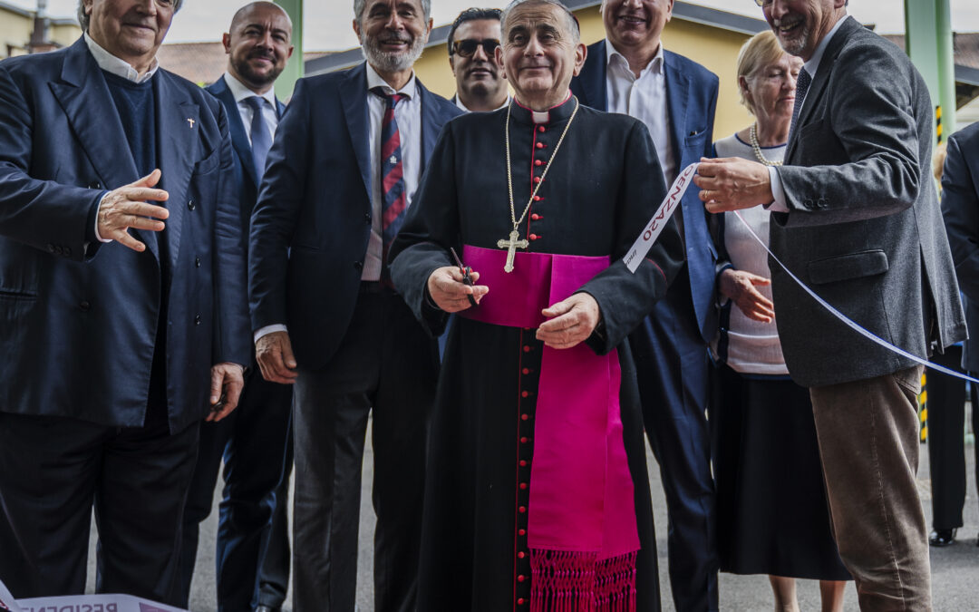 L’Arcivescovo Mario Delpini inaugura e benedice RESIDENZA 20