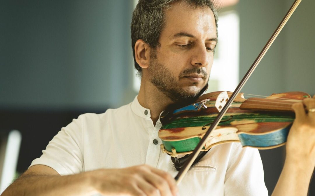Il violino del Mare “irrompe” nei reparti della RSD San Pietro